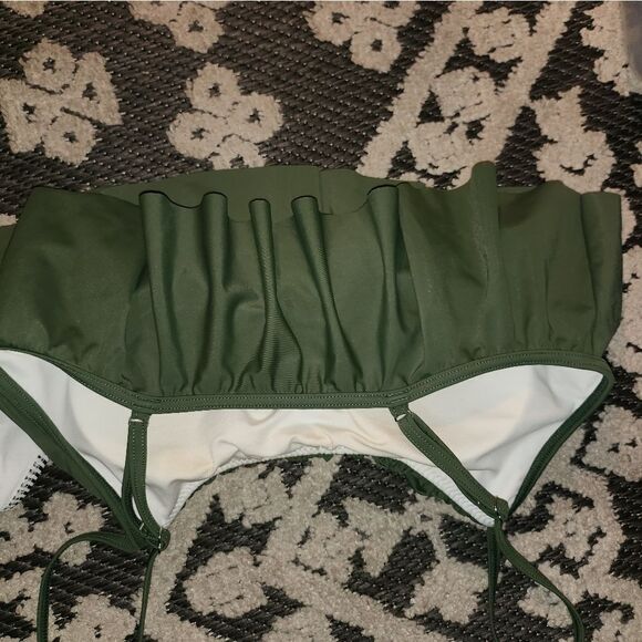 Amazon brand cute two piece. - Picture 2 of 4